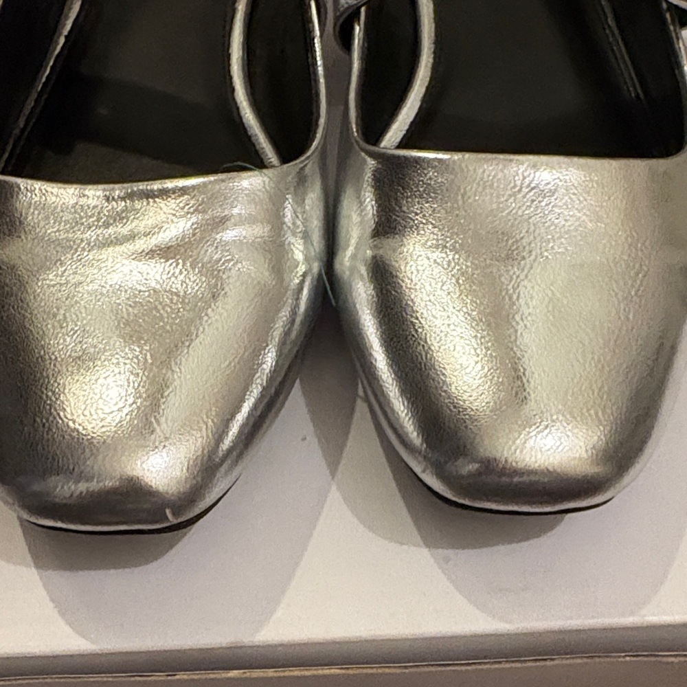 DV by Dolce Vita Metallic Silver Mary Jane Flats with Buckle Strap size 9.5 - Picture 3 of 11